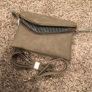 Crossbody/wristlet
